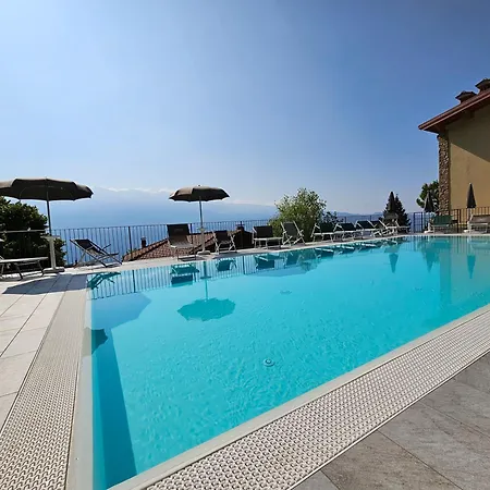 Apartman La Terrazza Sul Lago, *