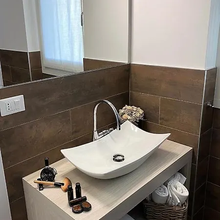 Apartman La Terrazza Sul Lago, *