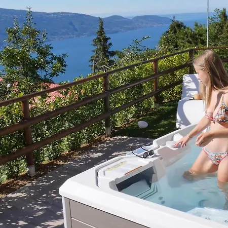 Apartament La Terrazza Sul Lago, *