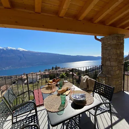 La Terrazza Sul Lago, *