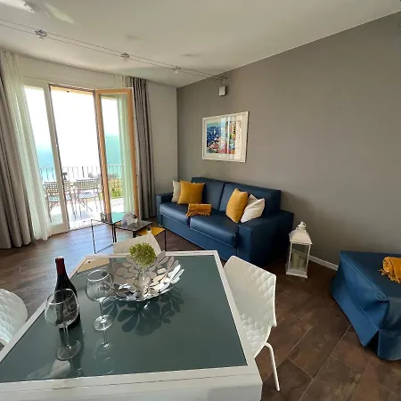 Apartament La Terrazza Sul Lago,
